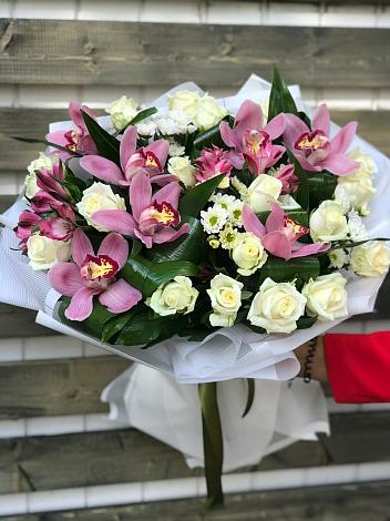 Букет цветов из: Розы и Хризантемы в Гай-Кодзор