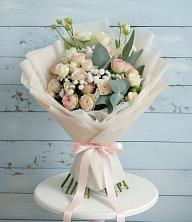 Букет цветов из:  Розы и Лизиантусы в Гай-Кодзор