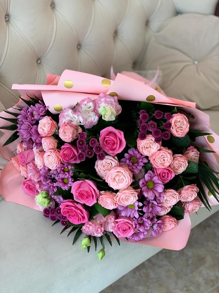 Букет цветов из: Хризантемы, Розы и Лизиантусы в Гай-Кодзор