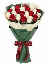 Букет Микс из красных и белых роз в Гай-Кодзор