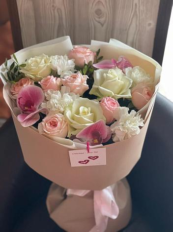 Букет цветов из: Орхидеи, Розы и Гвоздики в Гай-Кодзор