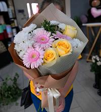 Букет цветов из:  Герберы, Розы и Хризантемы в Гай-Кодзор