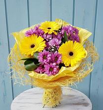 Букет цветов из:  Хризантемы и Герберы в Гай-Кодзор