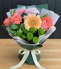 Букет цветов из:  Гвоздики, Розы, Герберы и Хризантемы в Гай-Кодзор