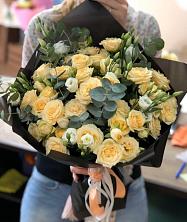 Букет птица счастья в Гай-Кодзор Букет цветов из: Розы и Лизиантусы в Гай-Кодзор