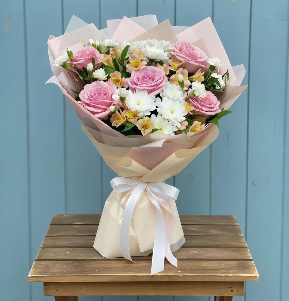 Букет цветов из: Гвоздики, Орхидеи и Розы в Гай-Кодзор