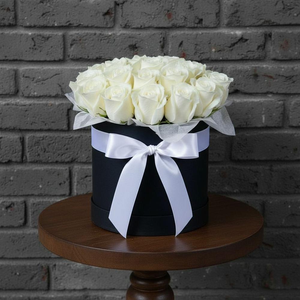 Цветочная композиция из Розы в шляпной коробке в Гай-Кодзор