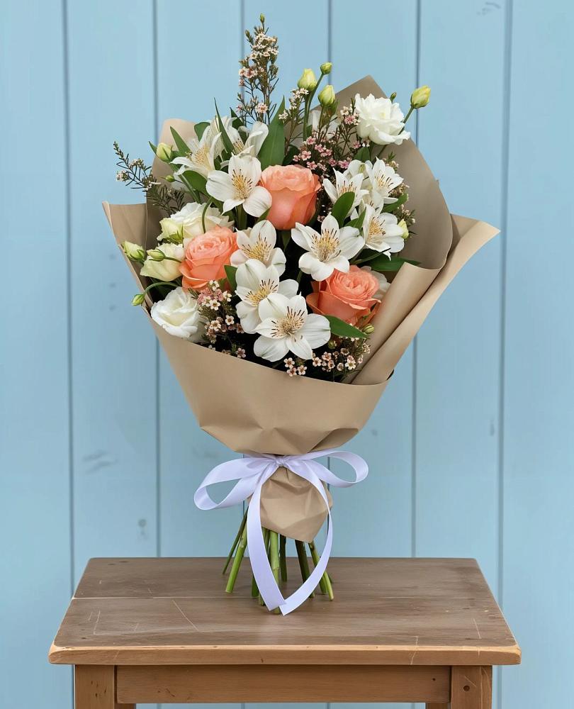 Букет цветов из: Альстромерии, Лизиантусы, Розы и Хризантемы в Гай-Кодзор